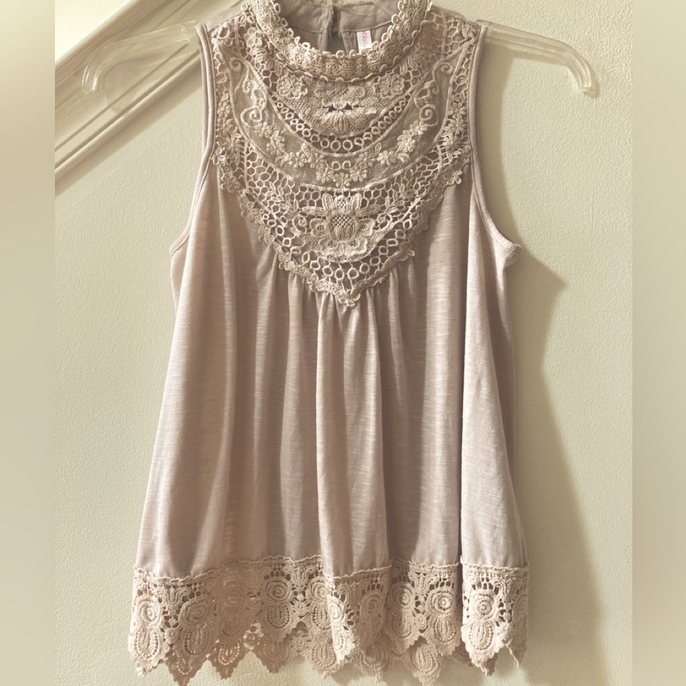 Boho Crochet Lace Front Sleeveless Top Size Small